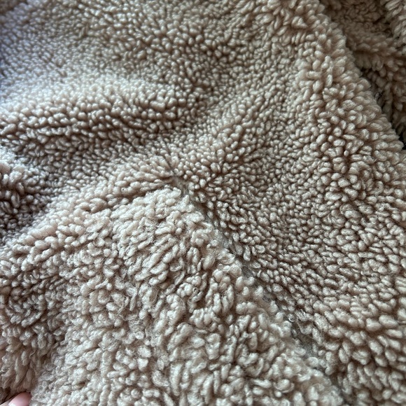 Abercrombie & Fitch Sherpa Fleece Full Zip Jacket. Teddy bear. Oversized. Cozy. - Picture 14 of 15